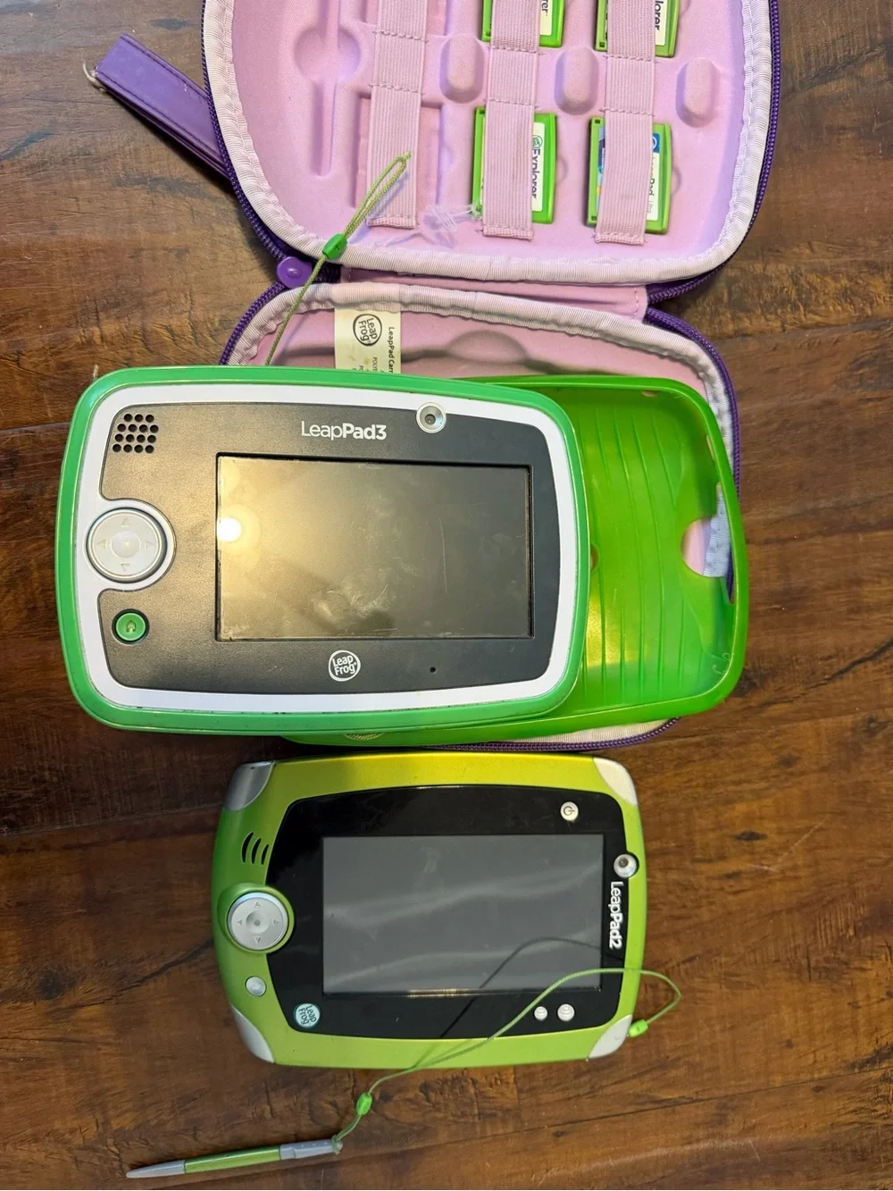 LeapFrog LeapPad Bundle in Green with Purple Case